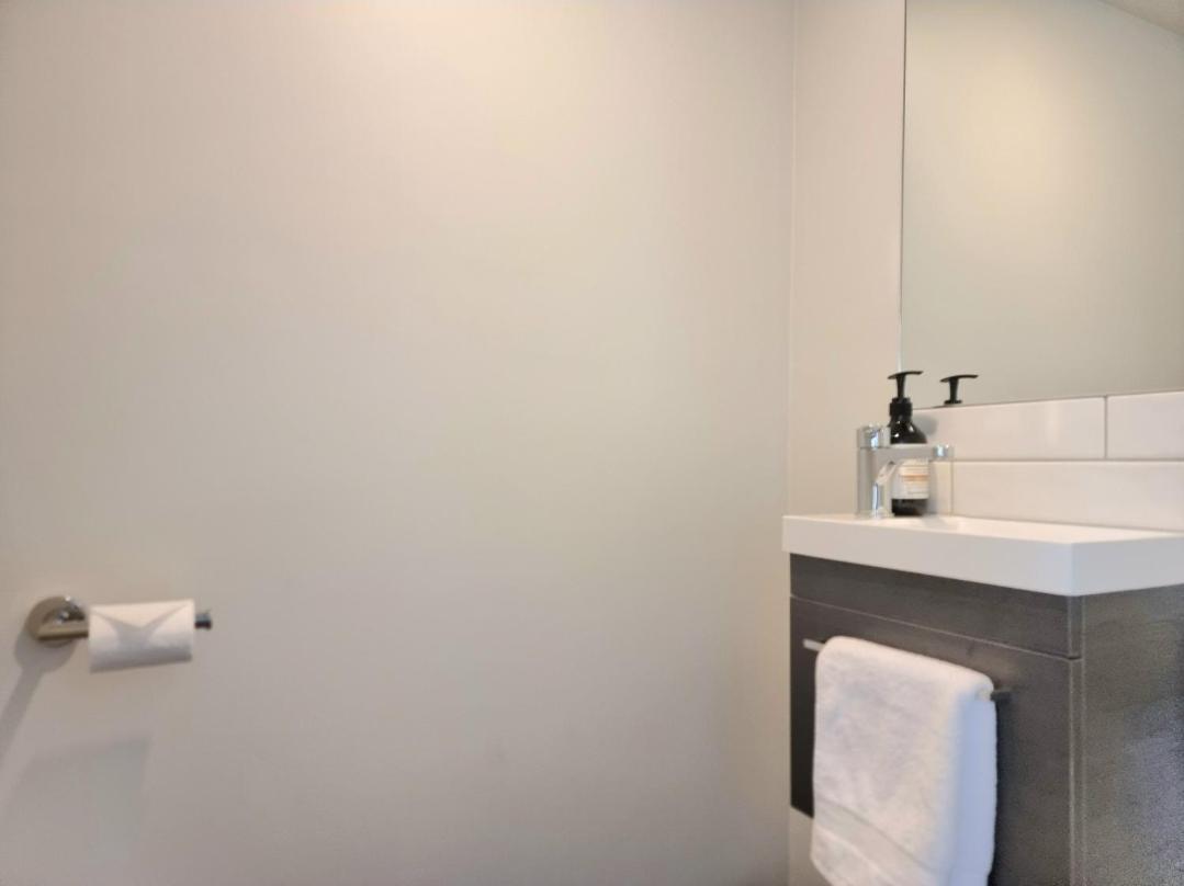 Вілла Addington Townhouse With Carpark 8Mins Walk To Hagley Park South Крайстчерч Номер фото